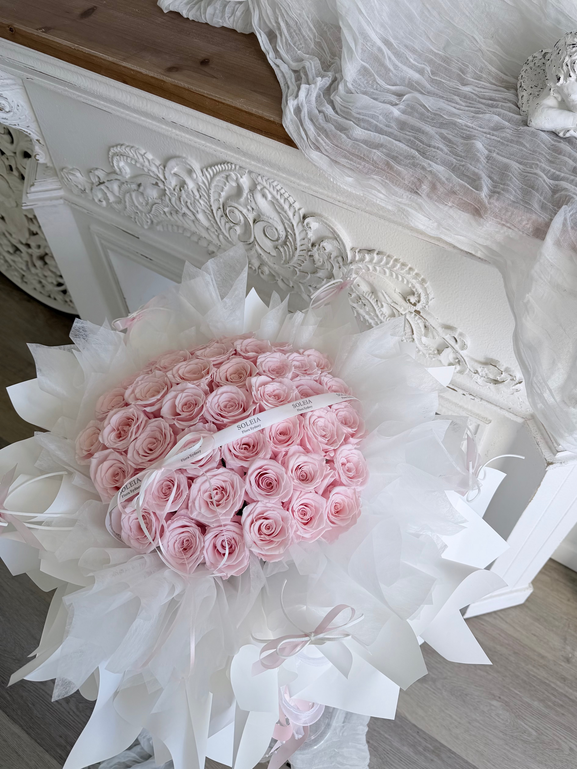 The Queen Rose Bouquet (Flower Foam Base)