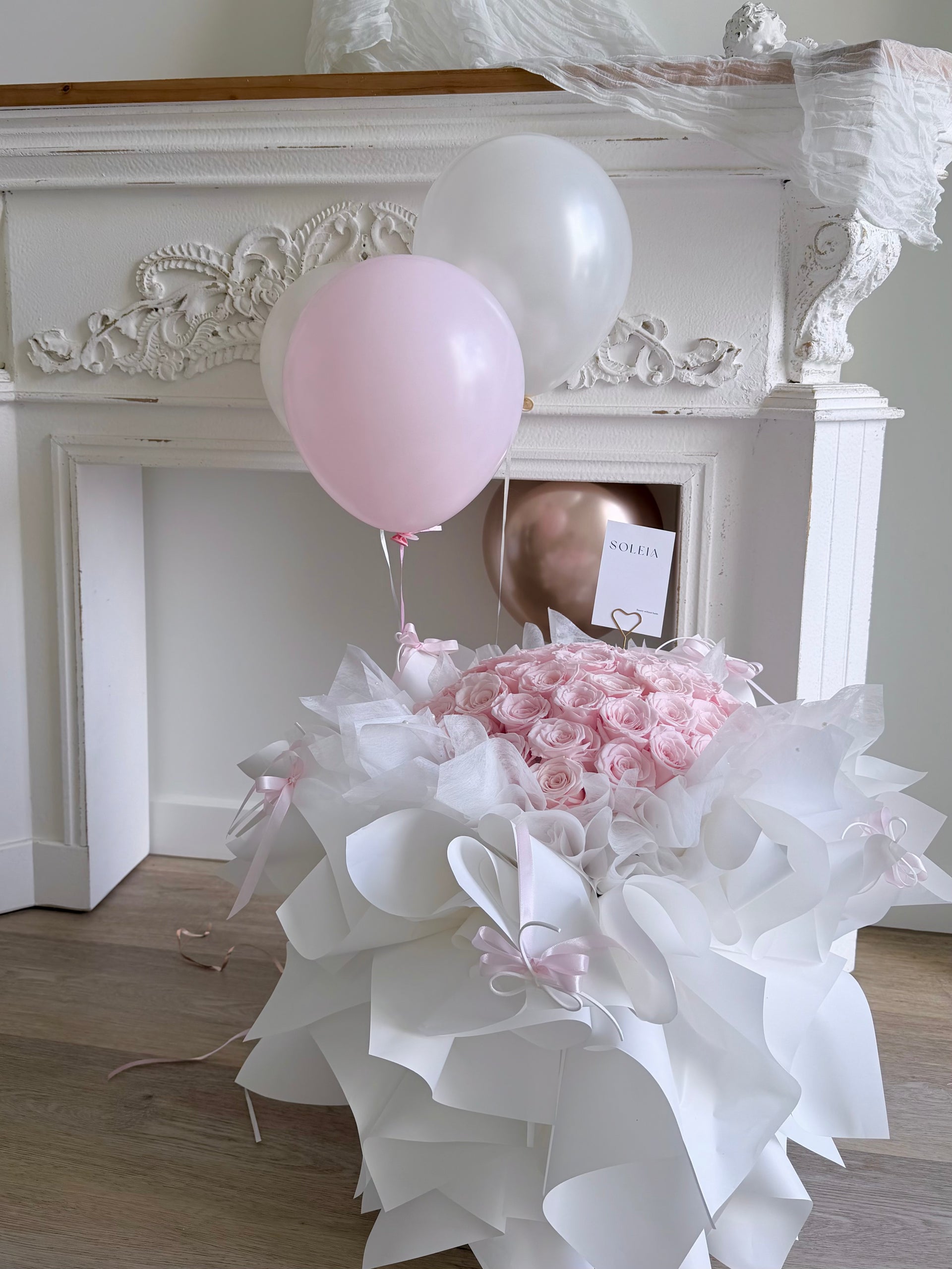 The Queen Rose Bouquet (Flower Foam Base)