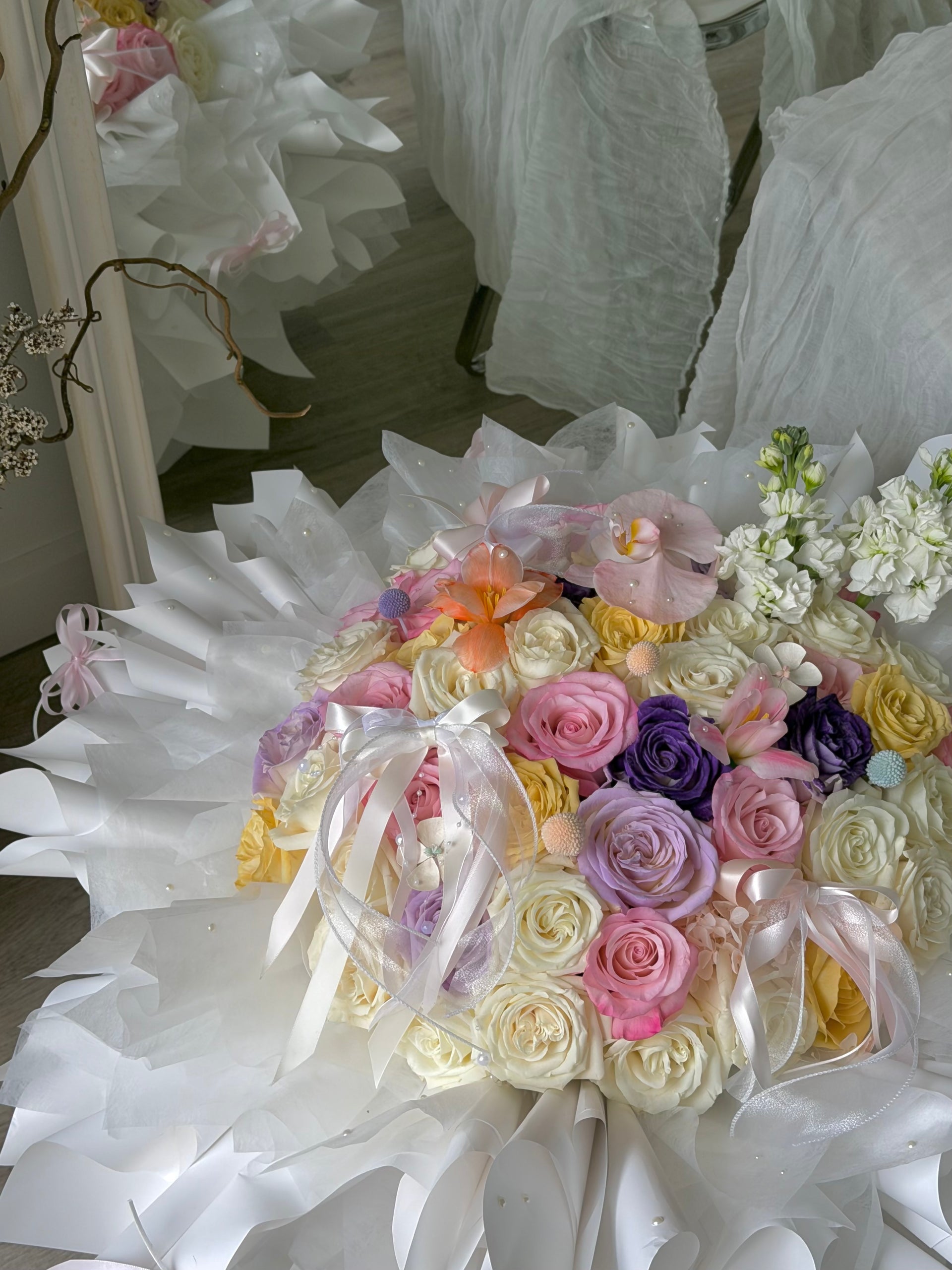 The Queen Rose Bouquet (Flower Foam Base)